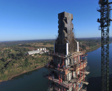 Obras da Ponte da Integração Brasil-Paraguai estão 70% concluídas. Foto: DER