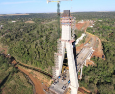 Obras da Ponte da Integração Brasil-Paraguai estão 70% concluídas. Foto: DER