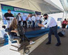 O governador Carlos Massa Ratinho Junior entrega nesta sexta-feira (24), para Inácio Martins, no Centro-Sul do Estado, 202 títulos de regularização fundiária para moradores do bairro São Roque. E tambem  libera R$ 2 milhões para pavimentação de vias.   24/09/2021 - Foto: Geraldo Bubniak/AEN