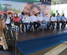 O governador Carlos Massa Ratinho Junior entrega nesta sexta-feira (24), para Inácio Martins, no Centro-Sul do Estado, 202 títulos de regularização fundiária para moradores do bairro São Roque. E tambem  libera R$ 2 milhões para pavimentação de vias.   24/09/2021 - Foto: Geraldo Bubniak/AEN