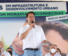 O governador Carlos Massa Ratinho Junior entrega nesta sexta-feira (24), para Inácio Martins, no Centro-Sul do Estado, 202 títulos de regularização fundiária para moradores do bairro São Roque. E tambem  libera R$ 2 milhões para pavimentação de vias.   24/09/2021 - Foto: Geraldo Bubniak/AEN