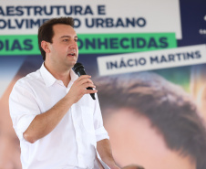 O governador Carlos Massa Ratinho Junior entrega nesta sexta-feira (24), para Inácio Martins, no Centro-Sul do Estado, 202 títulos de regularização fundiária para moradores do bairro São Roque. E tambem  libera R$ 2 milhões para pavimentação de vias.   24/09/2021 - Foto: Geraldo Bubniak/AEN