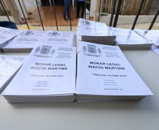 O governador Carlos Massa Ratinho Junior entrega nesta sexta-feira (24), para Inácio Martins, no Centro-Sul do Estado, 202 títulos de regularização fundiária para moradores do bairro São Roque. E tambem  libera R$ 2 milhões para pavimentação de vias.   24/09/2021 - Foto: Geraldo Bubniak/AEN