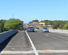 O Departamento de Estradas de Rodagem do Paraná (DER/PR) liberou neste final de semana o tráfego de veículos sobre a nova trincheira da BR-277 em Santa Terezinha de Itaipu, na região Oeste.  -  Curitiba, 27/09/2021  -  Foto: DER