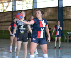 A 33ª edição dos dos Jogos da Juventude do Paraná seguiu com as suas competições no último final de semana. As 12 regionais tiveram partidas de futsal, basquete, handebol e vôlei. Ao todo, foram 270 jogos, sendo 133 do futsal, 66 do vôlei, 37 do handebol e 34 do basquete.  -  Curitiba, 27/09/2021  -  Foto: Paraná Esporte