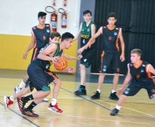 A 33ª edição dos dos Jogos da Juventude do Paraná seguiu com as suas competições no último final de semana. As 12 regionais tiveram partidas de futsal, basquete, handebol e vôlei. Ao todo, foram 270 jogos, sendo 133 do futsal, 66 do vôlei, 37 do handebol e 34 do basquete.  -  Curitiba, 27/09/2021  -  Foto: Paraná Esporte