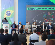 O governador Carlos Massa Ratinho Junior assina nesta terca-feira (28), acordo de cooperação para impulsionar Objetivos de Desenvolvimento Sustentável no Paraná. Na foto, prefeito de Jesuítas, Aparecido José Weiller Junior,  presidente da AMP (Associação dos Municípios do Paraná)  - 28/09/2021 - Foto: Geraldo Bubniak/AEN