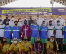 O governador Carlos Massa Ratinho Junior participou nesta quinta-feira (30), em Rolândia, na Região Norte, da inauguração de duas unidades do Meu Campinho, um dos principais programas de esporte e lazer do Governo do Estado. Ele anunciou  também a liberação de R$ 1.799.678,06 para a retomada da construção de um novo Centro Municipal de Educação Infantil (CMEI). 
Foto Gilson Abreu/AEN