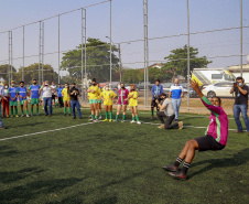 O governador Carlos Massa Ratinho Junior participou nesta quinta-feira (30), em Rolândia, na Região Norte, da inauguração de duas unidades do Meu Campinho, um dos principais programas de esporte e lazer do Governo do Estado. Ele anunciou  também a liberação de R$ 1.799.678,06 para a retomada da construção de um novo Centro Municipal de Educação Infantil (CMEI). 
Foto Gilson Abreu/AEN