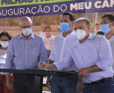 O governador Carlos Massa Ratinho Junior participou nesta quinta-feira (30), em Rolândia, na região Norte, da inauguração de duas unidades do Meu Campinho, um dos principais programas de esporte e lazer do Governo do Estado. Foto: Gustavo Pontes/SEDU