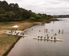 Voluntários da Sanepar e parceiros retiraram cerca de uma tonelada de resíduos da Barragem do Passaúna e do entorno, na manhã desta quinta-feira (30), em Curitiba. O trabalho foi feito com caiaques, stand-ups, canoas e até bicicleta. Participaram cerca de 75 pessoas, da Prefeitura de Curitiba, Rotary Club, Passaúna Paddle Club e da comunidade. -  Curitiba, 30/09/2021  -  Foto: André Thiago/Sanepar