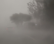 Diferente de setembro, novo mês começa com chuva no Paraná, que deverá permanecer no final de semana. Foto: Gilson Abreu/AEN