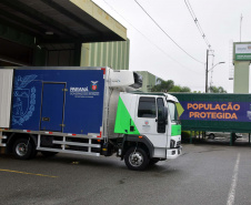 

Saúde distribui primeiras vacinas para reforço de idosos acima de 60 anos e trabalhadores da saúde e anuncia chegada de novos lotes dos imunizantes . Foto: Américo Antonio/SESA