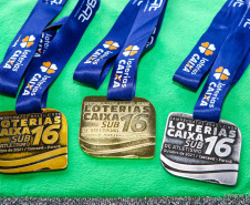 Seis ouros, seis pratas e cincos bronzes esses foram os resultados dos atletas do Paraná no Campeonato Brasileiro Loterias Caixa Sub-16 de Atletismo que ocorreu no último final de semana no Centro Nacional de Treinamento em Atletismo de Cascavel. O evento tem apoio do Governo do Paraná, por meio da Superintendência do Esporte, da Federação de Atletismo do Paraná (FAP) e da Prefeitura de Cascavel.-  Curitiba, 05/10/2021 - Foto: WAGNER CARMO/CBAT