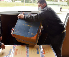 As 344.210 doses da vacina contra a Covid-19 referentes à 56ª pauta de distribuição do Ministério da Saúde chegaram ao Paraná nesta terça-feira (5). Foto: Américo Antonio/SESA