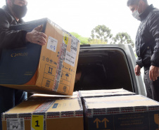 As 344.210 doses da vacina contra a Covid-19 referentes à 56ª pauta de distribuição do Ministério da Saúde chegaram ao Paraná nesta terça-feira (5). Foto: Américo Antonio/SESA