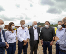 O governador em exercício Darci Piana vistoriou nesta quinta-feira (07) a construção do novo trevo da PR-281, e inaugurou uma unidade do Meu Campinho no distrito de Doutor Antonio Paranhos, em São Jorge D’Oeste, na região Sudoeste do Paraná. - São Jorge D’Oeste, 07/10/2021 -  Foto: Gilson Abreu/AEN