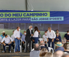 O governador em exercício Darci Piana vistoriou nesta quinta-feira (07) a construção do novo trevo da PR-281, e inaugurou uma unidade do Meu Campinho no distrito de Doutor Antonio Paranhos, em São Jorge D’Oeste, na região Sudoeste do Paraná. - São Jorge D’Oeste, 07/10/2021 -  Foto: Gilson Abreu/AEN