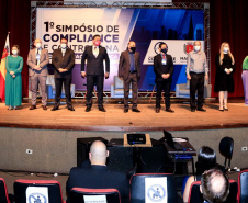 Paraná está entre os que mais aderiram ao Programa Nacional de Prevenção à Corrupção. O bom desempenho do Paraná foi anunciado pelo controlador-geral do Estado, Raul Siqueira, em Maringá, onde participou do 1º Simpósio de Compliance e Controle na Administração Pública promovido pela prefeitura. - Maringá, 07/10/2021  -  Foto: Aldemir de Moraes - Prefeitura de Maringá