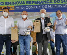 Lazer, geração de emprego e manutenção da limpeza e infraestrutura urbana. As ações fazem parte do pacote de anúncios confirmado nesta quinta-feira (07) pelo governador em exercício Darci Piana em visita à Nova Esperança do Sudoeste. - Nova esperança do Sudoeste, 07/10/2021  -  Foto: Gilson Abreu/AEN