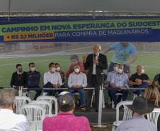 Lazer, geração de emprego e manutenção da limpeza e infraestrutura urbana. As ações fazem parte do pacote de anúncios confirmado nesta quinta-feira (07) pelo governador em exercício Darci Piana em visita à Nova Esperança do Sudoeste. - Nova esperança do Sudoeste, 07/10/2021  -  Foto: Gilson Abreu/AEN