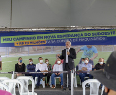 Lazer, geração de emprego e manutenção da limpeza e infraestrutura urbana. As ações fazem parte do pacote de anúncios confirmado nesta quinta-feira (07) pelo governador em exercício Darci Piana em visita à Nova Esperança do Sudoeste. - Nova esperança do Sudoeste, 07/10/2021  -  Foto: Gilson Abreu/AEN