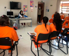 Depen e Senac firmam parceria e ofertam cursos profissionalizantes às presas do CIS, na RMC  -  Curitiba, 08/10/2021  -  Foto: DEPEN-PR