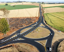 Serviços de conservação na PR-170 entre Apucarana e Borrazópolis, no Vale do Ivaí - conhecida como Rodovia do Milho.  -  Curitiba, 08/10/2021  -  foto: DER-PR