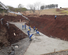 Obra de correção de greide de pontos de alagamentos da rodovia PR-650 entre Godoy Moreira e São João do Ivaí  -  Curitiba, 08/10/2021  -  Foto: DER