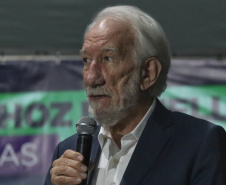 O governador em exercício Darci Piana inaugurou nesta sexta-feira (8) uma unidade do programa Meu Campinho em Munhoz de Mello, no distrito de Fernão Dias, na região Norte do Paraná. O projeto recebeu R$ 269 mil do Governo do Estado, por meio da Secretaria do Desenvolvimento Urbano e de Obras Públicas.Fotoz: Gustavo Pontes/SEDU