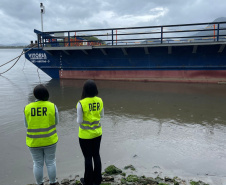DER está fiscalizando o serviço do ferry boat de Guaratuba no feriado de 12 de
outubro. Foto:DER