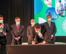 Paraná e Câmara de Comércio Árabe-Brasileira formalizam acordos para intensificar a parceria. Foto: Governo do Paraná