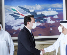 Em reunião com executivos da Emirates, Governador busca voo direto entre Paraná e Dubai. Foto: Governo do Paraná