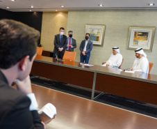 Em reunião com executivos da Emirates, Governador busca voo direto entre Paraná e Dubai. Foto: Governo do Paraná