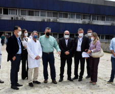 A Secretaria de Estado da Saúde (Sesa) assinou um termo de cooperação técnico científica nesta quarta-feira (13) para implantação e desenvolvimento de atividades de ensino, pesquisa e expansão no Hospital Regional do Litoral (HRL) de Paranaguá, em parceria com a Universidade Estadual do Paraná (Unespar). - Paranaguá, 13/10/2021  -  Foto: Américo Antonio/SESA