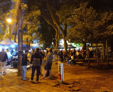 A Ação Integrada de Fiscalização Urbana (AIFU) fiscalizou 17 pontos comerciais da Capital entre a noite de sexta-feira (15/10) e a noite de domingo (17/10), e o trabalho resultou em sete estabelecimentos fechados e sete pessoas encaminhadas. - Curitiba, 18/10/2021 - Foto: AIFU/SESP-PR