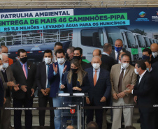 O governador Carlos Massa Ratinho Junior entrega nesta segunda-feira (18), caminhões-pipa para 46 municípios do Paraná    - 18/10/2021 - Foto: Geraldo Bubniak/AEN