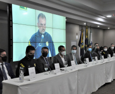 O secretário nacional de Trânsito, Frederico Carneiro, reuniu-se com representantes da Argentina e Paraguai, em Foz do Iguaçu, na tarde desta segunda-feira (18), para apresentar os aplicativos de documentos digitais. - Foz do Iguaçu, 19/10/2021 - Foto: Allan Marba/Detran-PR