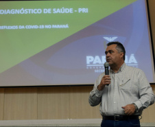 A importância da regionalização da Saúde no desenvolvimento do Planejamento Regional Integrado (PRI) foi destacada pelo secretário de Estado da Saúde, Beto Preto, em Maringá, com as Regionais de Saúde da abrangência da Macrorregião Noroeste, nesta terça-feira (19). - Maringá, 19/10/2021 - Foto: Américo Antonio/SESA