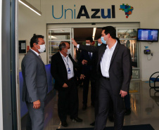 O Paraná será o Estado brasileiro com maior número de destinos cobertos pela Azul a partir de 2022. Onze cidades terão novas linhas operadas pela companhia e outras quatro terão suas operações retomadas após terem sido paralisadas durante a pandemia. O anúncio foi realizado nesta terça-feira (19) em um encontro de representantes da companhia com o governador Carlos Massa Ratinho Junior em Campinas (SP), na universidade corporativa da empresa, a Uniazul. Foto: Jonathan Campos/AEN