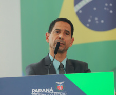 O vice governador Darci Piana participa  nesta quarta-feira  (20) do lançamento de programa de cursos de atualização profissional e de especialização nas áreas de Polícia Comunitária, Mediação de Conflitos e Análise Criminal para 6,2 mil profissionais de todo o Paraná,  no Palacio Iguacu.   Na foto, secretário da Segurança Pública, Romulo Marinho Soares. Curitiba, 20/10/2021 -  Foto: Geraldo Bubniak/AEN