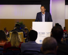 A situação do abastecimento de água para o futuro diante das mudanças climáticas foi um dos temas abordados em painéis de debates durante o 31º Congresso Brasileiro de Engenharia Sanitária e Ambiental, em Curitiba. Organizado pela Associação Brasileira de Engenharia Sanitária e Ambiental (Abes), é o primeiro grande evento realizado na Capital após o início da pandemia. -  Curitiba, 20/10/2021 - Foto: Andre Thiago Chaves Aguiar