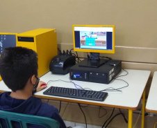 Estudantes do 6º ano do ensino fundamental da rede estadual de ensino passaram a utilizar neste semestre uma plataforma gamificada de matemática como complemento do processo de ensino-aprendizagem. Por meio de jogos interativos e desafios lúdicos, eles trabalham a compreensão de conceitos matemáticos e o desenvolvimento do raciocínio lógico. - Curitiba, 20/10/2021 - Foto: SEED