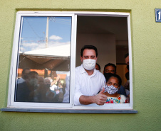 Governador Carlos Massa Ratinho Junior entrega casas em Marumbi. Foto: Jonathan Campos/AEN