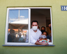 Governador Carlos Massa Ratinho Junior entrega casas em Marumbi. Foto: Jonathan Campos/AEN