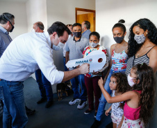 Governador Carlos Massa Ratinho Junior entrega casas em Marumbi. Foto: Jonathan Campos/AEN