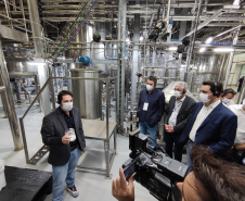 O governador Carlos Massa Ratinho Junior participou nesta quinta-feira (21) em Mandaguari, na Região Norte, da inauguração da nova planta da SuperBAC, empresa especializada em soluções biotecnológicas de alta performance para os segmentos de agricultura, saneamento, óleo e gás e bens de consumo. - Mandaguari, 21/10/2021 - Foto: Jonathan Campos/AEN