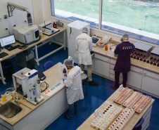 O governador Carlos Massa Ratinho Junior participou nesta quinta-feira (21) em Mandaguari, na Região Norte, da inauguração da nova planta da SuperBAC, empresa especializada em soluções biotecnológicas de alta performance para os segmentos de agricultura, saneamento, óleo e gás e bens de consumo. - Mandaguari, 21/10/2021 - Foto: Jonathan Campos/AEN