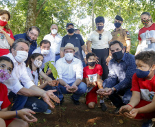 21.10.2021 - Governador Carlos Massa Ratinho Junior promove a soltura de 20 mil dourados no rio Ivai em Ivatuba.
Foto Gilson Abreu/AEN