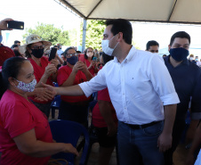 O município de Santa Tereza do Oeste ganhou nesta sexta-feira (22) uma piscina térmica pública para atendimento da população idosa. O local será um centro de reabilitação, com atividades como hidroginástica e fisioterapia e atendimento psicológico. A estrutura foi construída com recursos viabilizados pelo Estado e inaugurada nesta sexta-feira (22) pelo governador Carlos Massa Ratinho Junior.Foto: Ari Dias/AEN